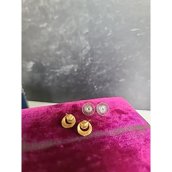 Faux Pearl Gold Tone Metal Stud Earrings Vintage - Picture 10 of 10